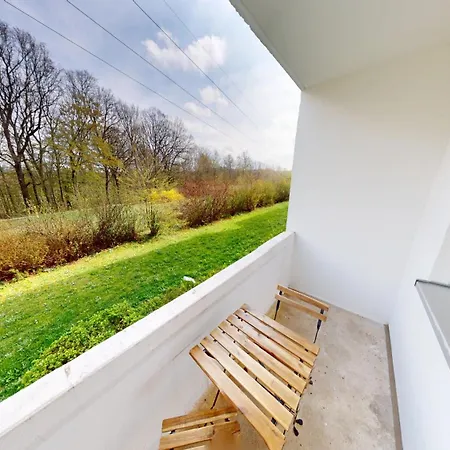 Praktisch Eingerichtete Ferienwohnung, Nur 5 Minuten Bis Zur Haltestelle Linie 5, Wlan 开姆尼茨